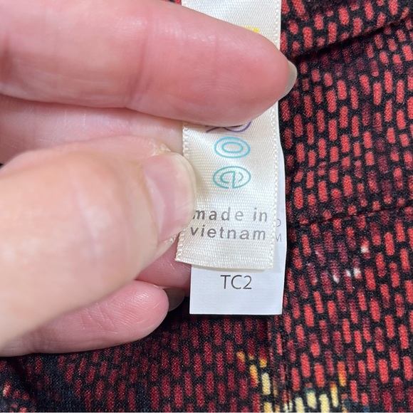 LuLaRoe XL/1X Christy top with TC2 Christmas leggings - Picture 9 of 14